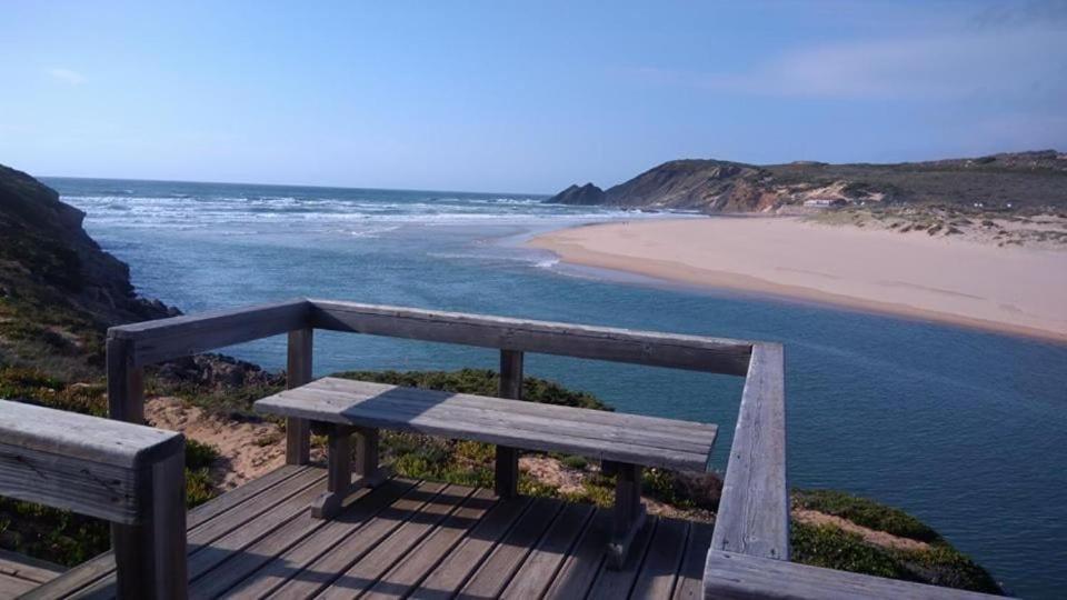 Sun & Surf Flat Arrifana Apartment