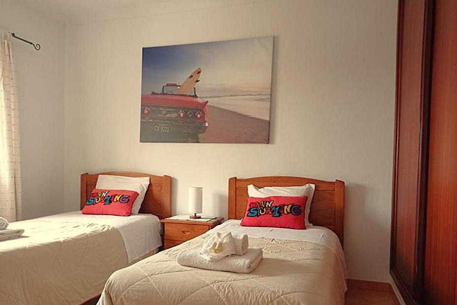Sun & Surf Flat Arrifana Apartment *